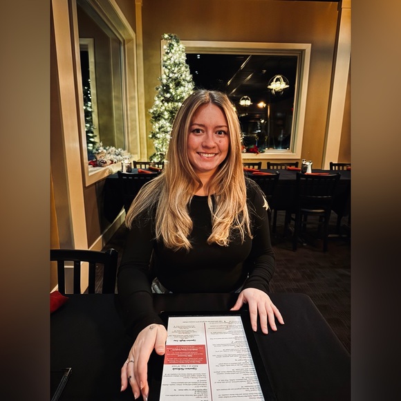 Meet your Posher, Melanie - Picture 2 of 7